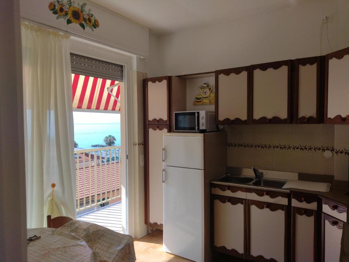 Apartamento Casa Fronte Mare Ventimiglia Exterior foto