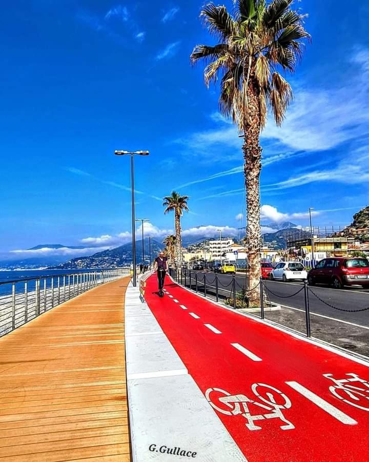 Apartamento Casa Fronte Mare Ventimiglia Exterior foto