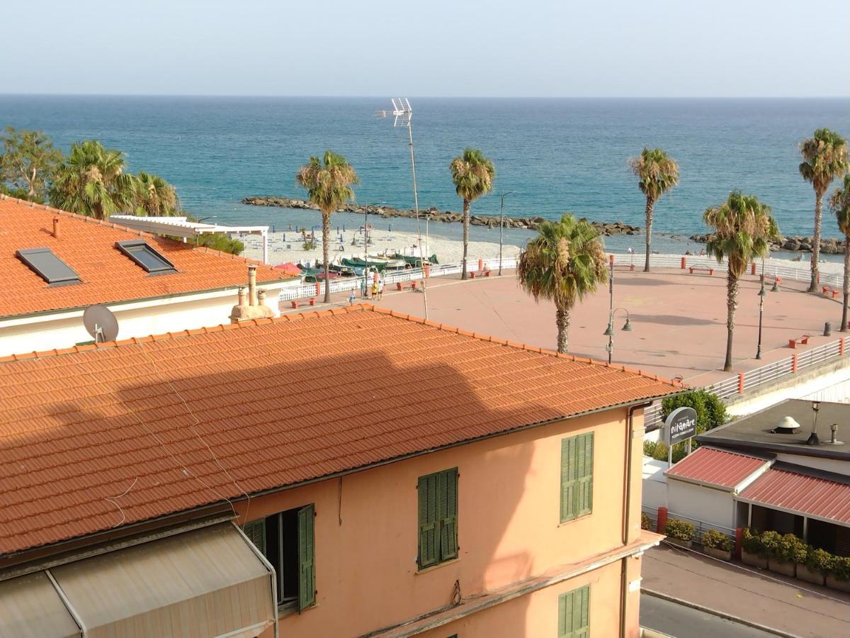 Apartamento Casa Fronte Mare Ventimiglia Exterior foto